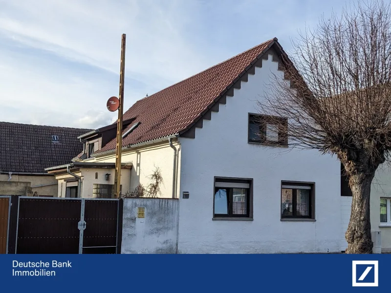Straßenseite - Haus kaufen in Kemberg - Neue Brennwerttherme inklusive