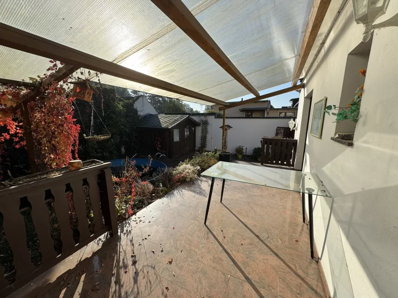 Terrasse mit Gartenblick