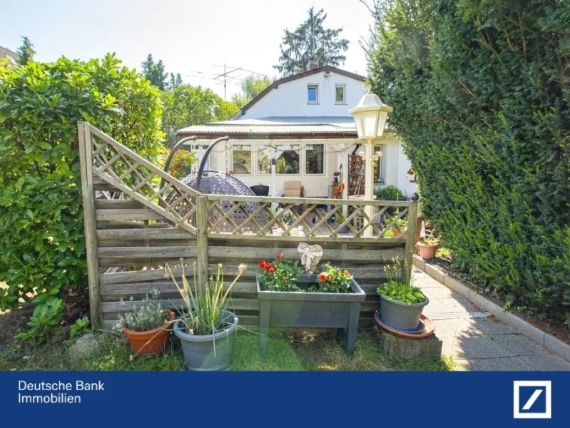 Gartenansicht - Haus kaufen in Berlin - Gemütliches Haus aus den 1920er Jahren mit Traumgrundstück und Potenzial zur Erweiterung/Neubau