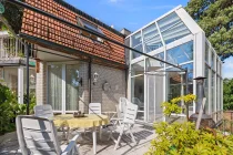 Südterrasse mit Gartenblick