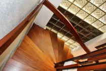 Treppe zum Obergeschoss