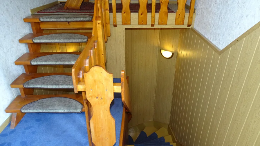 Treppe Obergeschoss Spitzboden