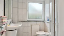 Gäste-WC-Dusche-Außenfenster