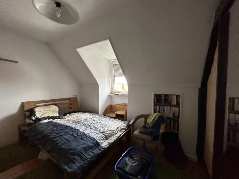 Schlafzimmer 1