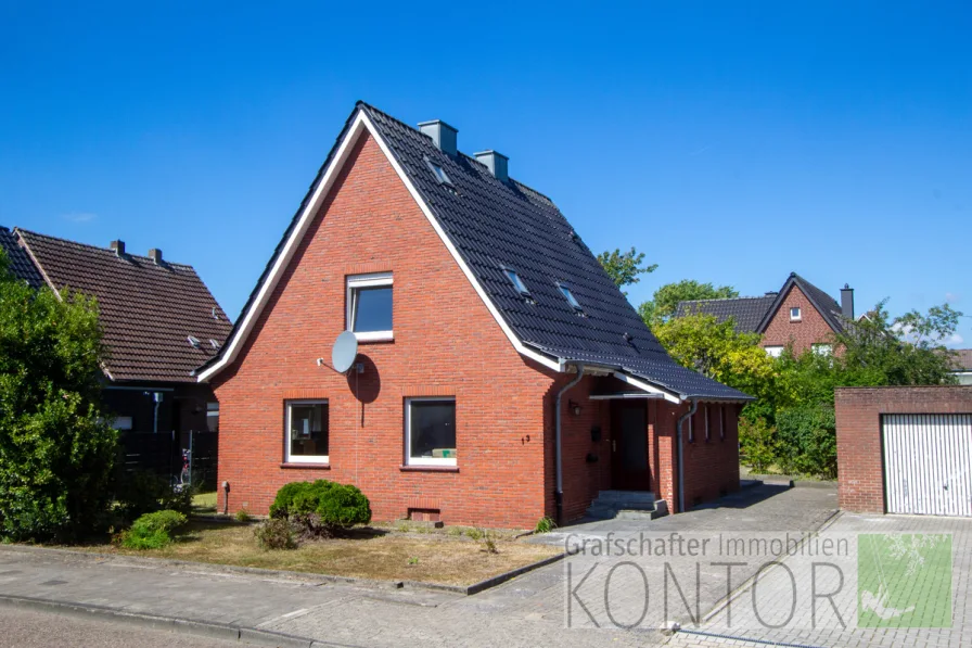 Titelbild - Haus kaufen in Nordhorn - ***RESERVIERT***Charmantes Einfamilienhaus mit viel Potential in familienfreundlicher Umgebung!