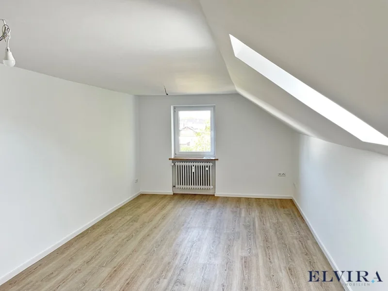  - Wohnung mieten in München / Allach - ELVIRA, Allach - schöne 2,5-Zimmer-Dachgeschosswohnung mit Gartenanteil