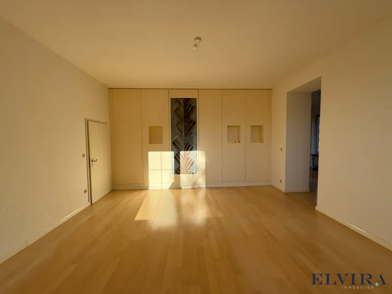 Zimmeransicht mit Einbauschrank