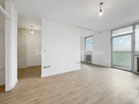 Wohnzimmer - Wohnung mieten in Frankfurt am Main - Sofort beziehbare 1,5-Zimmer-Wohnung mit Balkon // 12. OG // Frankfurter Berg