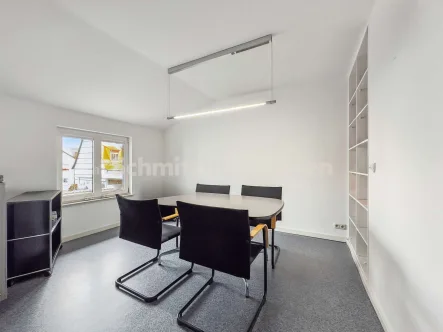  Besprechungsraum - Büro/Praxis mieten in Frankfurt am Main - Büro mit Dachterrasse. F-Schwanheim. Frei ab Juli 2025