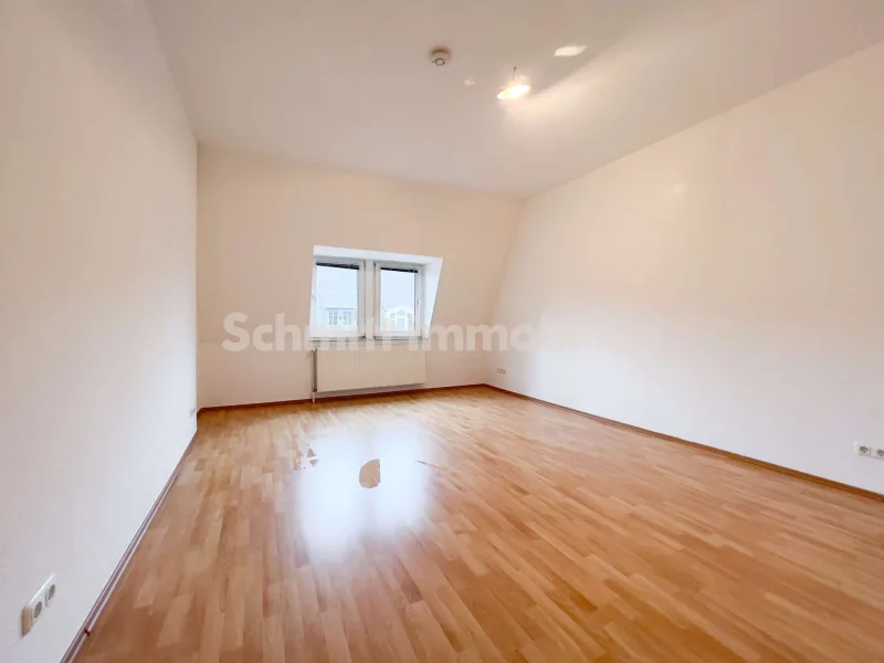 Schlafzimmer - Wohnung mieten in Frankfurt am Main - Bahnhofsviertel. 2-Zimmer. Einbauküche