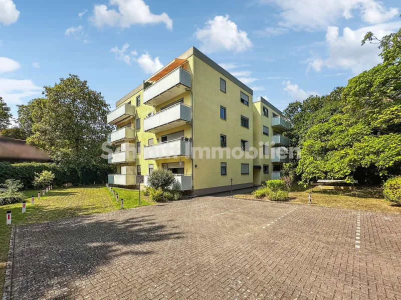 Haus-Ansicht - Wohnung kaufen in Wiesbaden - Großzügige 2-Zimmer-ETW. Balkon & TG-Stellpatz. In Wiesbaden-Biebrich