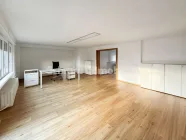 1. OG - Büro mit Balkon Ansicht 2