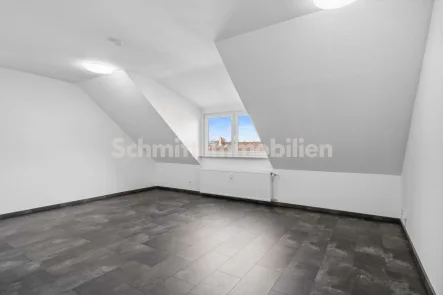 Wohnzimmer - Wohnung kaufen in Frankfurt am Main - 3-Zimmer-ETW. EBK & Stellplatz. Im Ortskern von Frankfurt-Schwanheim