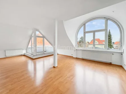 Wohn- und Essbereich - Wohnung mieten in Frankfurt am Main - Traumwohnung mit Dachterrasse & Stellplatz. In F-Schwanheim