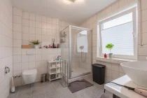 Badezimmer im Erdgeschoss