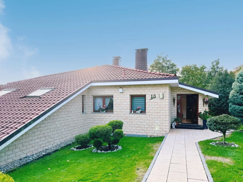 Außenansicht - Haus kaufen in Ennepetal - Familienidylle in Ennepetal - Einfamilienhaus mit herrlichem Weitblick