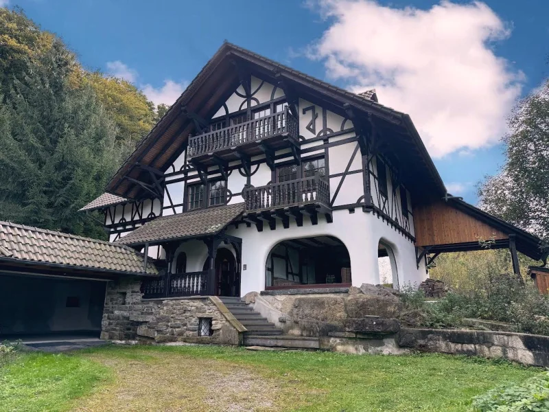 Vorderansicht - Haus kaufen in Ennepetal - Aufwändig saniertes Fachwerkhaus im idyllischen Umfeld mit Historie