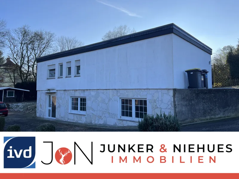 www.junkerundniehues.de - Haus kaufen in Bielefeld - Zwei Wohnungen in einem Bungalow mit schönem Garten und genügend Platz für eine Familie