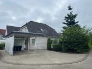 Einfahrt & Carport