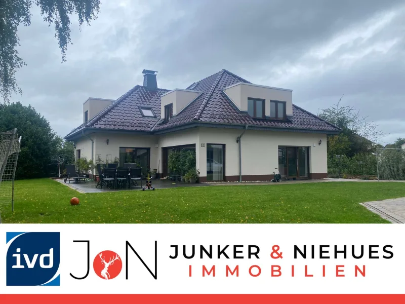 www.junkerundniehues.de - Haus kaufen in Oerlinghausen - Eleganz und Raum für die ganze Familie – Ihr exklusiver Wohntraum in Oerlinghausen