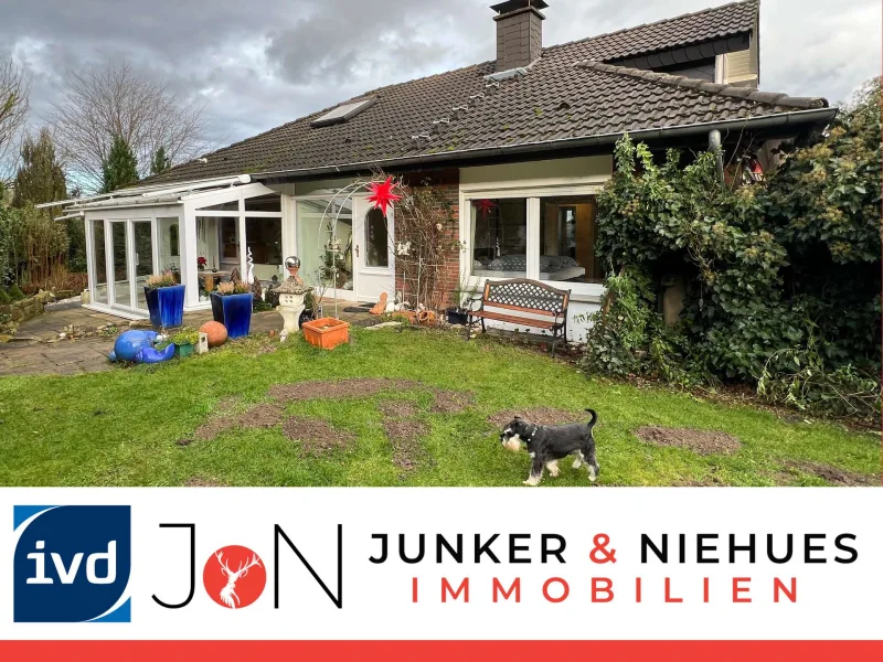 www.junkerundniehues.de - Haus kaufen in Oerlinghausen - Großzügiges Einfamilienhaus in Oerlinghausen mit Wintergarten und vielseitigen Nutzungsmöglichkeiten