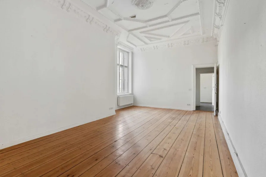  - Wohnung kaufen in Berlin - Zeitlose Altbau-Eleganz – 2-Zimmer-Wohnung mit Berliner Zimmer und Potenzial zur Perfektion