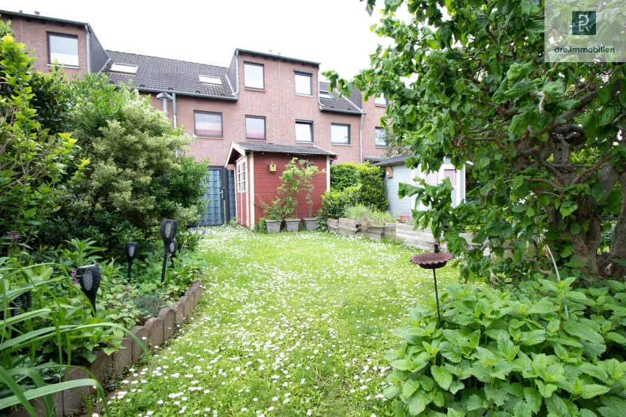 Garten - Haus kaufen in Köln - Reihenmittelhaus mit Solarthermie & Stellplatz // Schönes Wohnen in Köln-Pesch für die ganze Familie