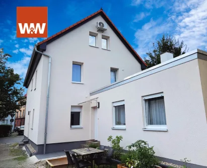 Hausfront Rückseite - Haus kaufen in Offenbach am Main - #Hochwertig saniertes Mehrfamilienhaus mit großzügigem Hof und Gewerbefläche