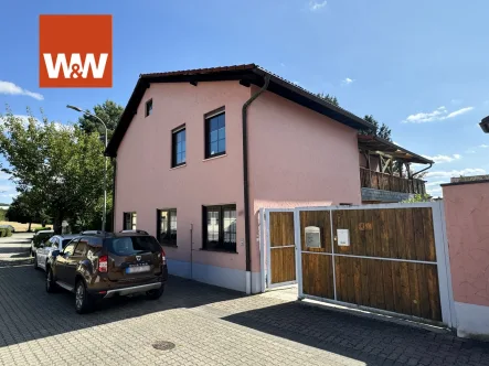 Ansicht - Wohnung kaufen in Bischheim - +++BISCHHEIM: GEPFLEGTE GARTENWOHNUNG MIT TERRASSE UND TEICH IN 2 PARTEIENHAUS+++