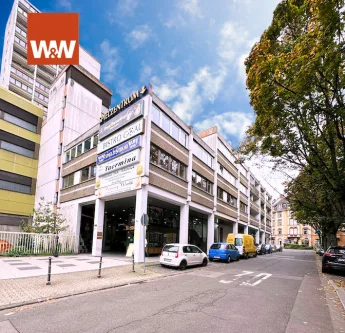 Hausfront - Wohnung kaufen in Mainz - Zentral gelegene 3-Zimmer-Wohnung mit Tiefgaragenstellplatz und Aufzug