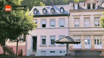 Straßenansicht - Haus kaufen in Kirn - Reihenmittelhaus in zentraler Lage von Kirn