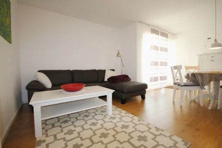 Wohnbereich  - Wohnung mieten in Saarbrücken / Bischmisheim - **Saarbrücken, hochwertig neue renovierte 2 Zimmer Wohnung mit sonniger Terrasse + Stellplatz