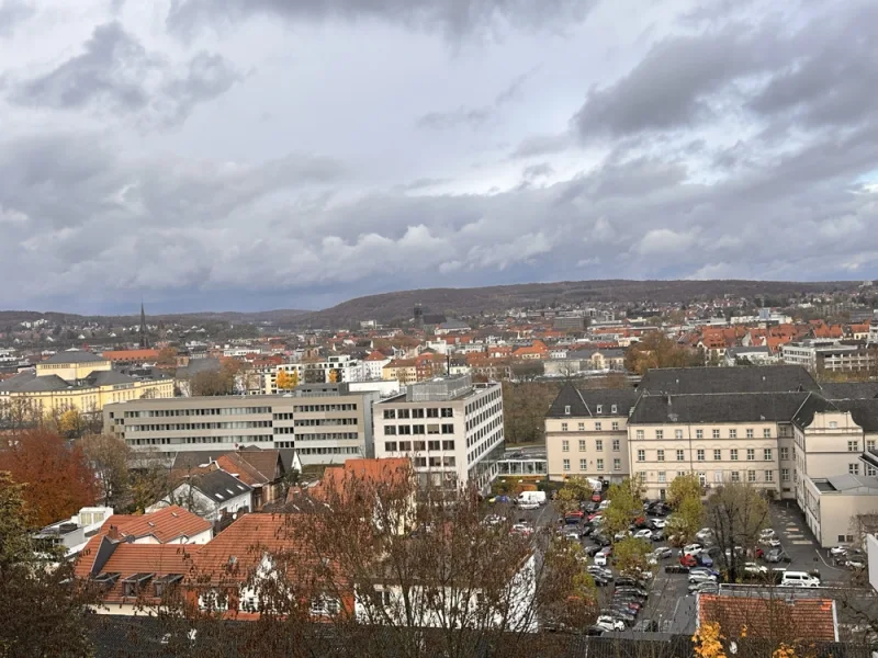 Fernblick über Saarbrücken - Wohnung mieten in Saarbrücken / Sankt Arnual - Helle 2-Zimmer-Wohnung am Triller mit 2 Balkonen und Garagenstellplatz