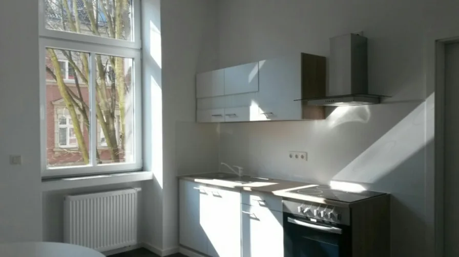 Wohnküche 1 - Wohnung mieten in Saarbrücken / Alt-Saarbrücken - **Modern eingerichtete 2 ZiKB Wohnung in Alt-Saarbrücken, Nähe HTW**