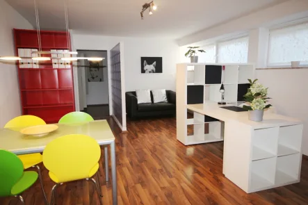 Wohn-Esszimmer - Wohnung mieten in Saarbrücken / Sankt Arnual - **Freundliche  2ZKB- Wohnung in ruhiger Lage