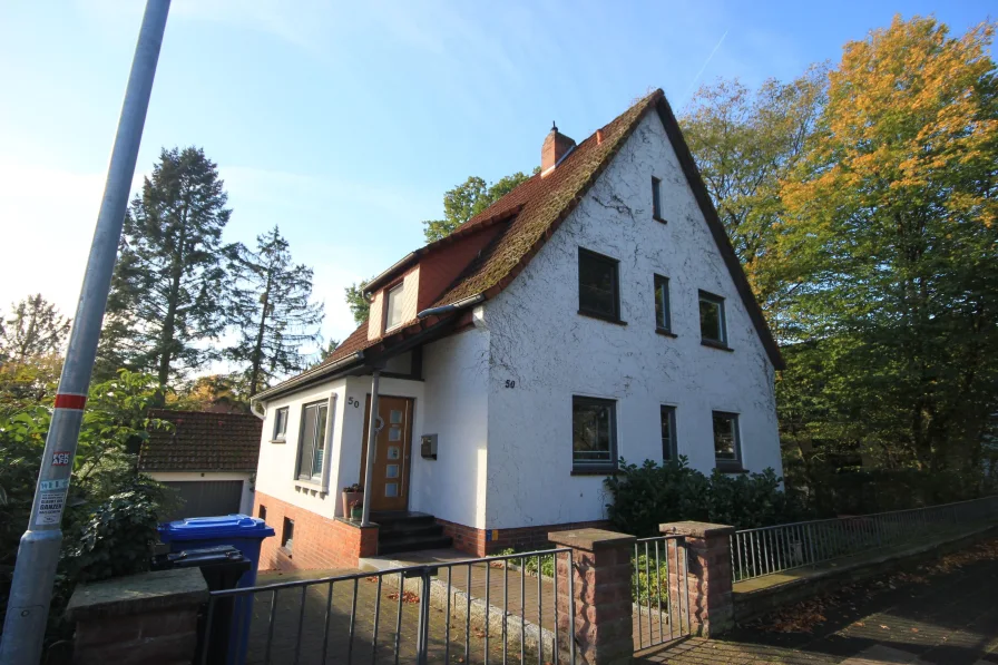 Straßenansicht - Haus kaufen in Verden - Gepflegtes Wohnen in Innenstadtnähe