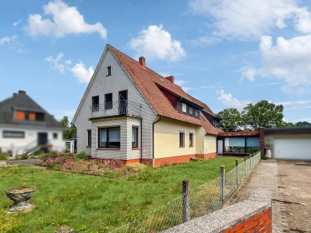 Straßenansicht - Haus kaufen in Riede - Großzügiges Haus mit tollem Garten!