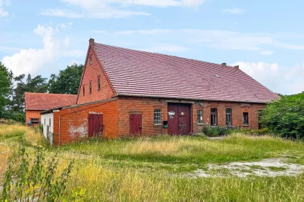 Straßenansicht - Haus kaufen in Ottersberg - Viel Platz - separater Bauplatz - Weide - Nebengebäude und das innerhalb einer Ortschaft!