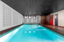 Schwimmbad, Sauna und Duschanlage