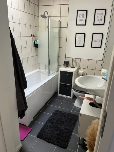 Badezimmer in der Einliegerwohnung