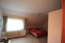 Schlafzimmer DG