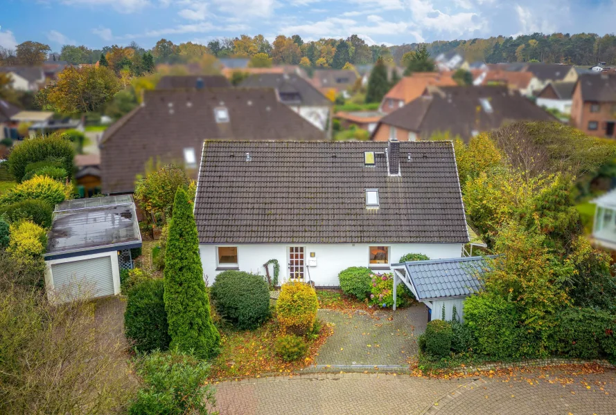 Luftbild Eingang, Garage und Carport