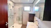 Modernes Badezimmer