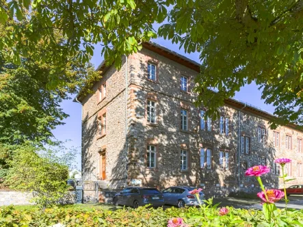 Hausansicht 1 - Büro/Praxis kaufen in Butzbach - Seltene Gelegenheit: Wohnen und Arbeiten auf modernisierten 196 m² Wohnfläche im Landgrafenschloss