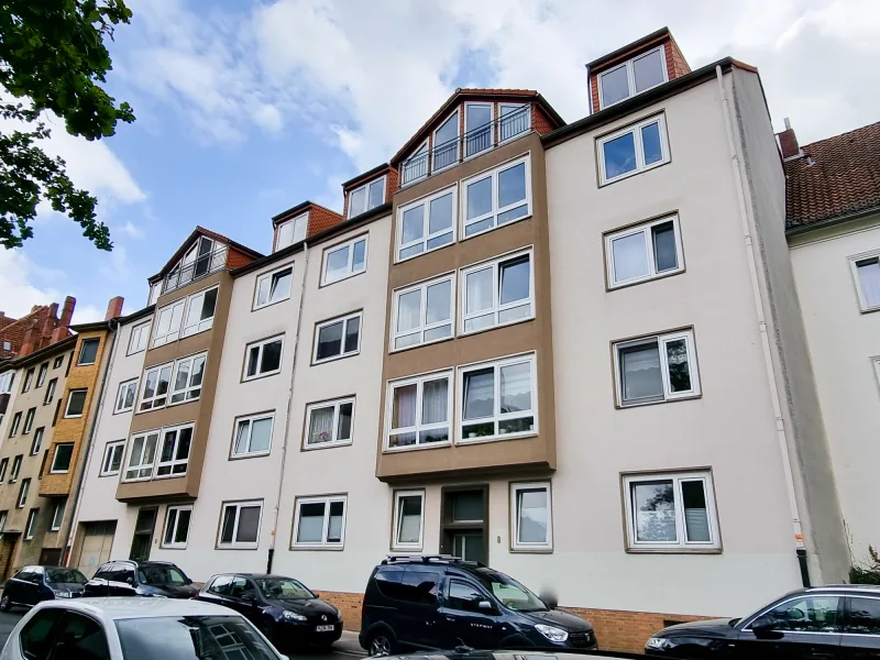 Aussenansicht - Wohnung kaufen in Hannover - Schöne 3- Zimmer Erdgeschosswohnung mit Südbalkon in der Südstadt