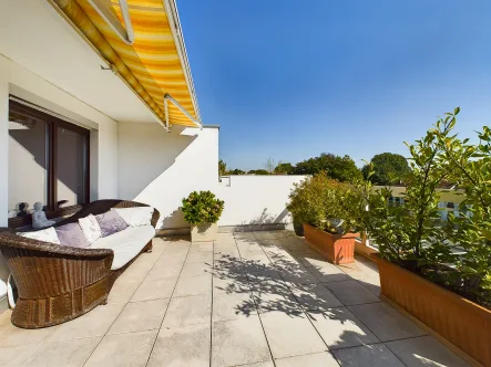 Terrasse - Wohnung kaufen in Friedberg - Helle Maisonettewohnung mit sonniger Dachterrasse in Friedberg