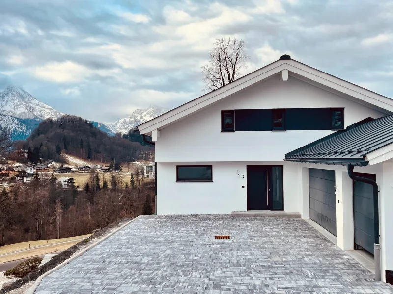 Hausansicht - Wohnung kaufen in Berchtesgaden - Watzmannblick - 2-Zimmer-Neubau-Dachgeschosswohnung in Berchtesgaden