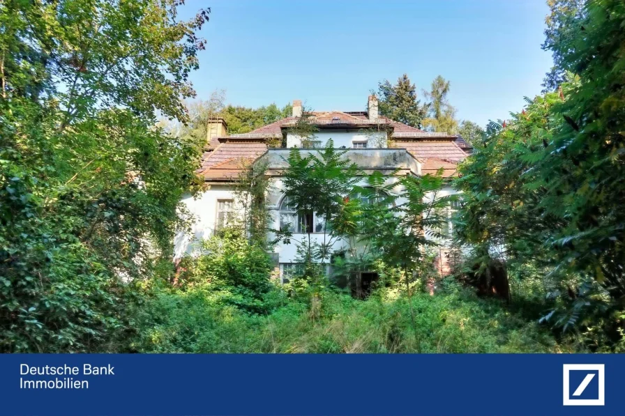 Ansicht der Villa  - Haus kaufen in Markersdorf - Verwirklichen Sie ihre Ideen in der historischen Villa mit Gewerbetrakt