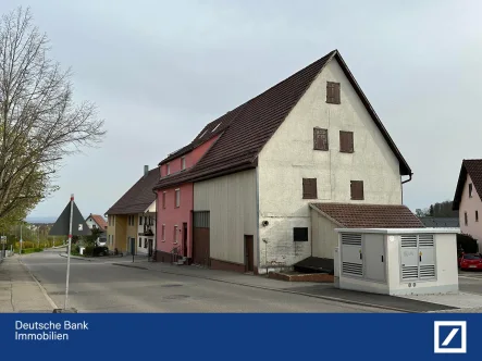 Außenansicht - Haus kaufen in Jettingen - Viel Platz für Hund & Katz ....für die Großfamilie sowieso. Komplett renoviertes Haus, super Zustand