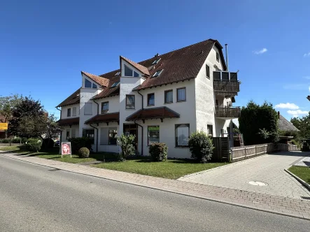 Außenansicht - Wohnung kaufen in Mötzingen - Besondere Gelegenheit! Grundsolide Eigentumswohnung.... Ihrer Zukunft zuliebe !